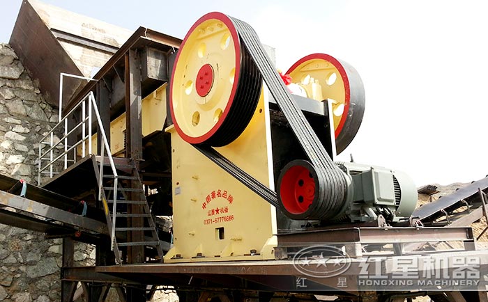 煤矸石破碎機(jī)破碎現(xiàn)場