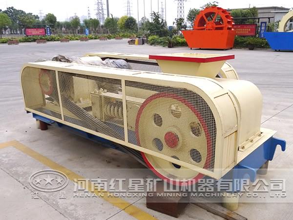 新型對(duì)輥式破碎機(jī)