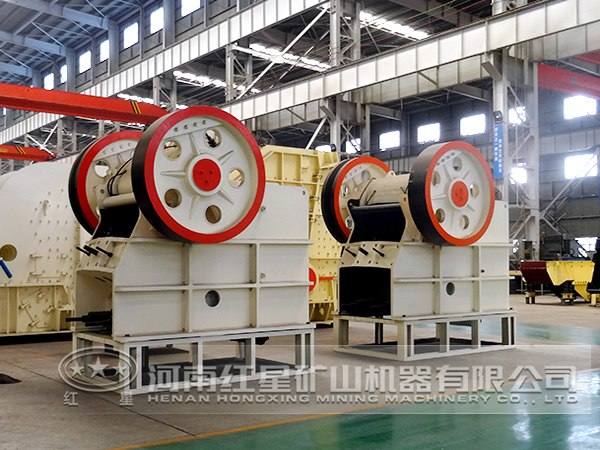 顎式破碎機生產現場