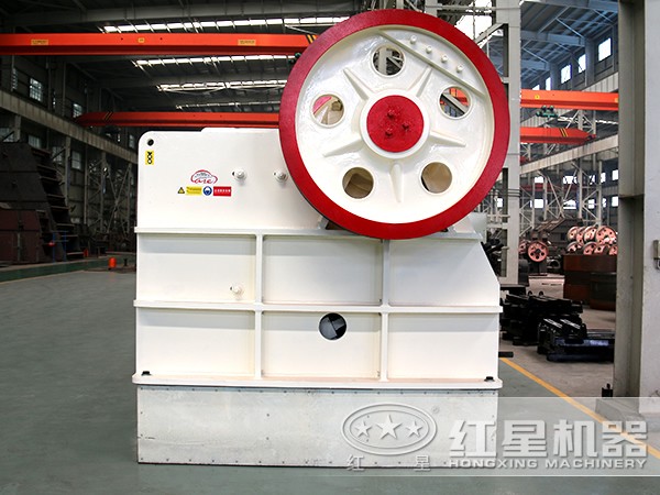 紅星機器顎式破碎機產(chǎn)量
