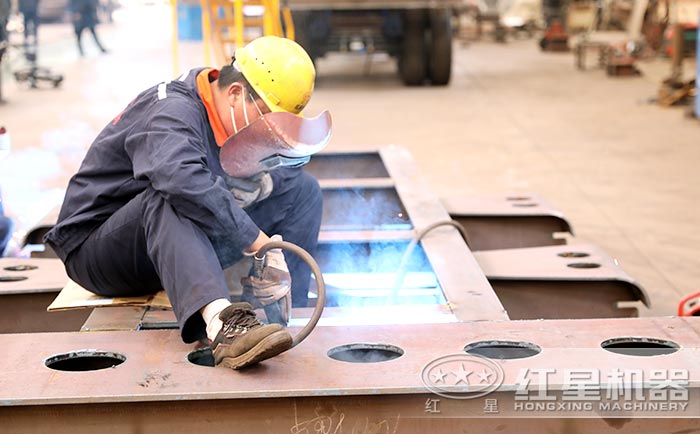 紅星重錘式破碎機廠家點