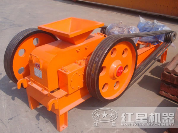 對輥式破碎機特寫