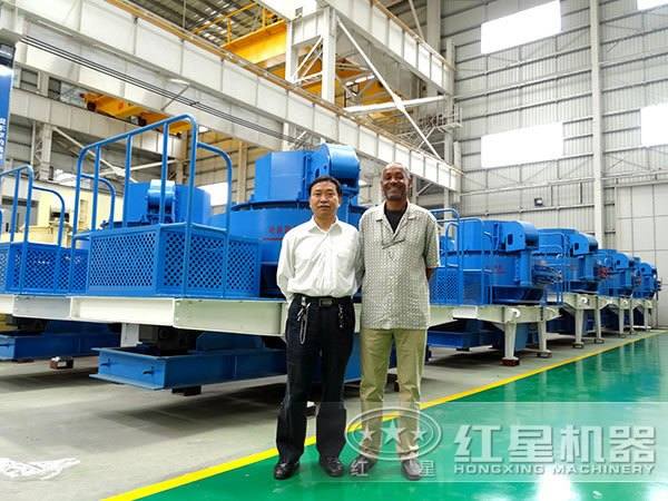 來我廠參觀制砂機的客戶