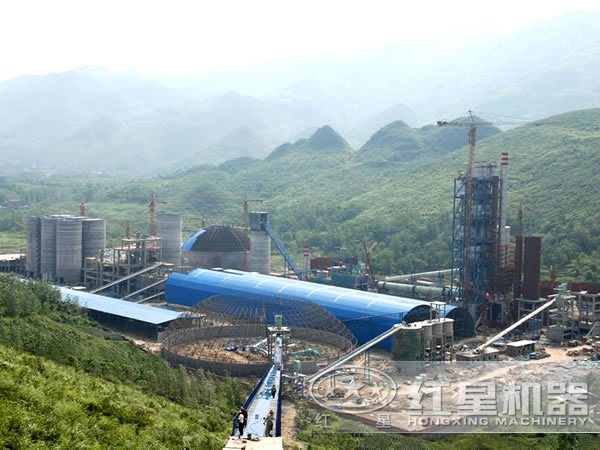 水泥生產(chǎn)線作業(yè)現(xiàn)場