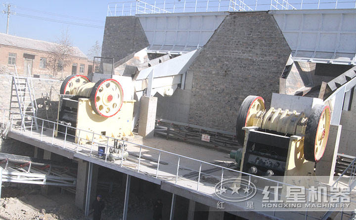 石料生產(chǎn)線現(xiàn)場(chǎng)