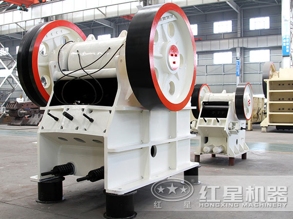 PE膨潤土顎式破碎機(jī)