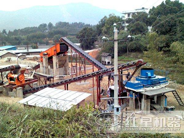 石料廠生產(chǎn)現(xiàn)場(chǎng)