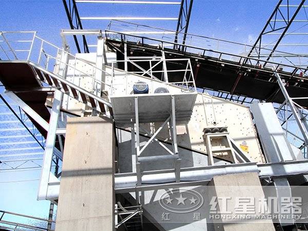 圓振動篩作業(yè)現(xiàn)場