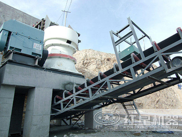 單缸液壓圓錐破碎機(jī)作業(yè)現(xiàn)場