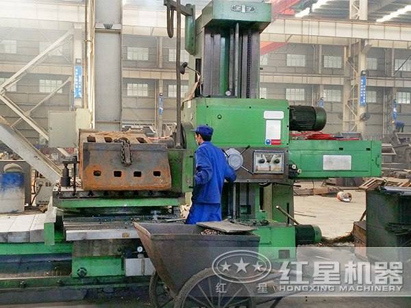 工人作業(yè)現(xiàn)場(chǎng)