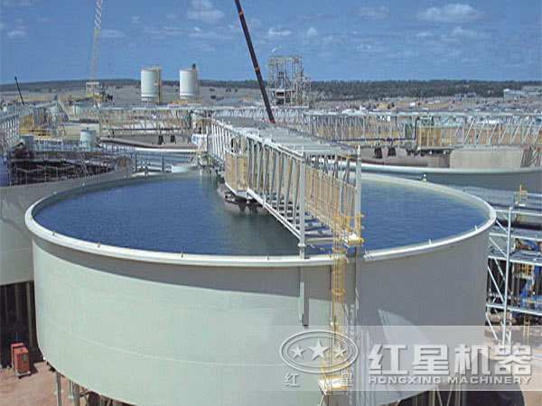 濃縮機(jī)作業(yè)現(xiàn)場(chǎng)