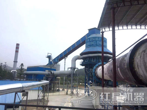 環(huán)?；剞D(zhuǎn)窯作業(yè)現(xiàn)場