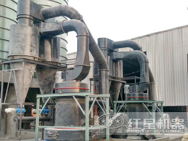 磨粉機(jī)作業(yè)現(xiàn)場