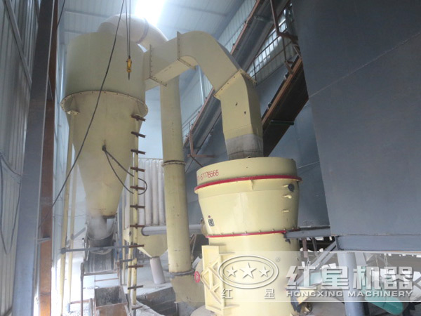 湖南磨粉機作業(yè)現(xiàn)場
