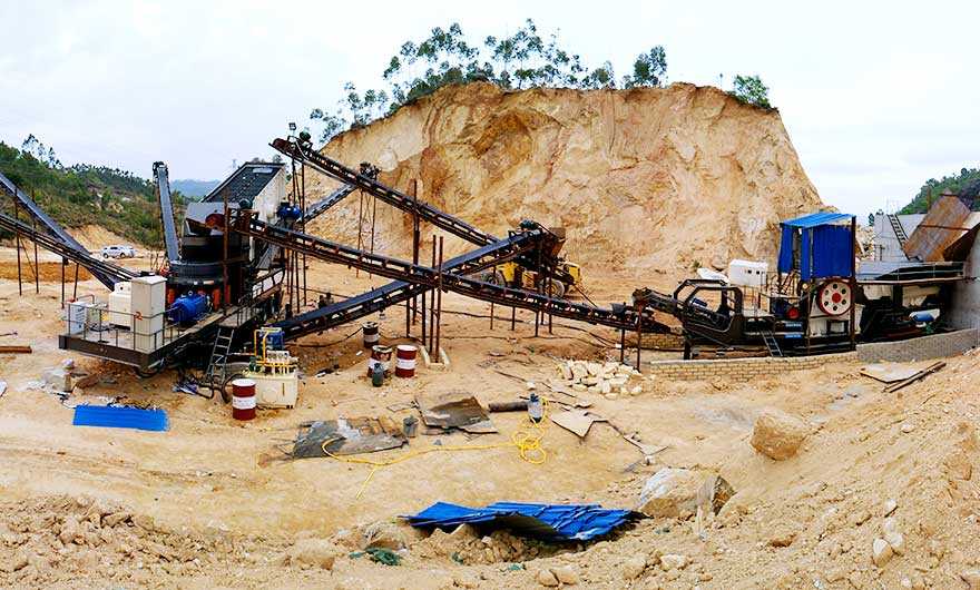 廣東中山時(shí)產(chǎn)400噸輪胎式移動(dòng)破碎生產(chǎn)線