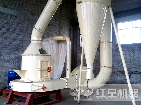 磨粉機作業(yè)現(xiàn)場