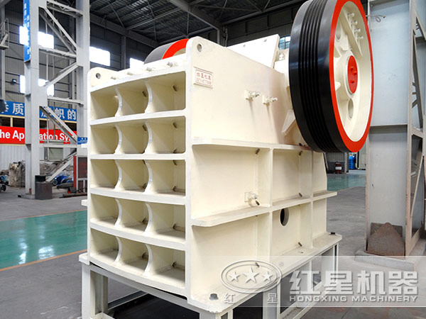 制砂機生產(chǎn)線設(shè)備-顎式破碎機