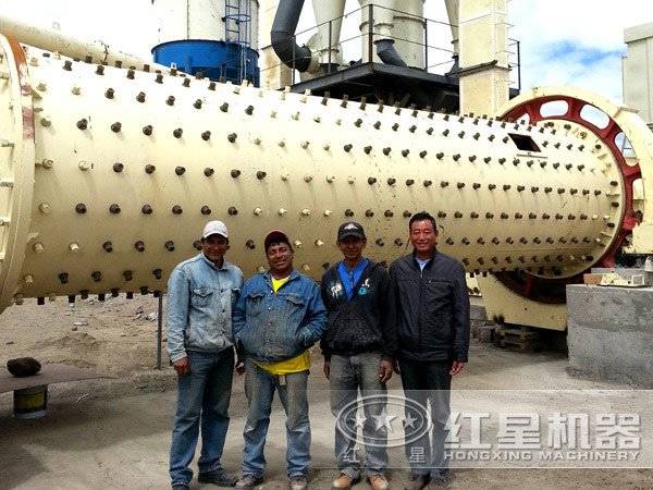 球磨機作業(yè)現(xiàn)場