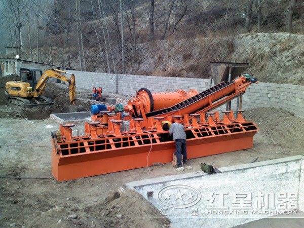 選礦生產(chǎn)線設備-顎式破碎機