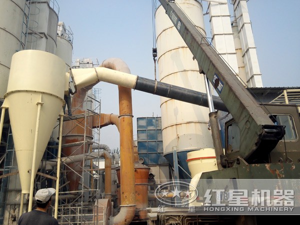 水泥雷蒙磨生產(chǎn)線作業(yè)現(xiàn)場