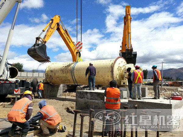 球磨機(jī)安裝、調(diào)試現(xiàn)場(chǎng)