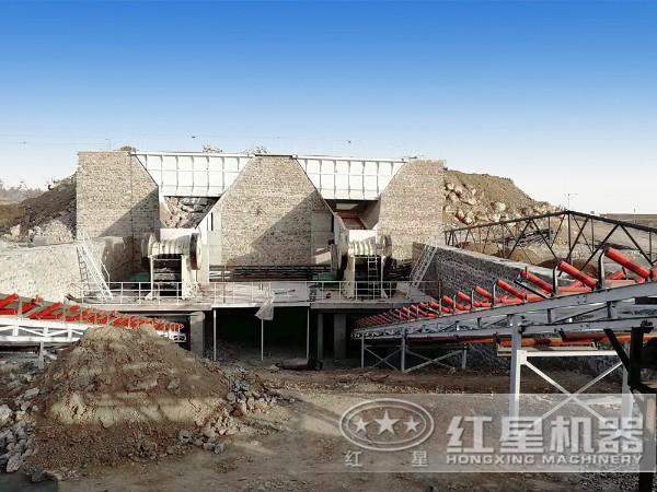 顎式破碎機(jī)生產(chǎn)現(xiàn)場