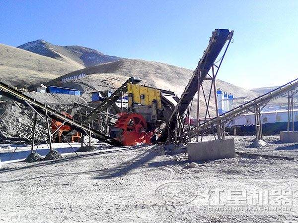 生產(chǎn)線中的洗砂機(jī)