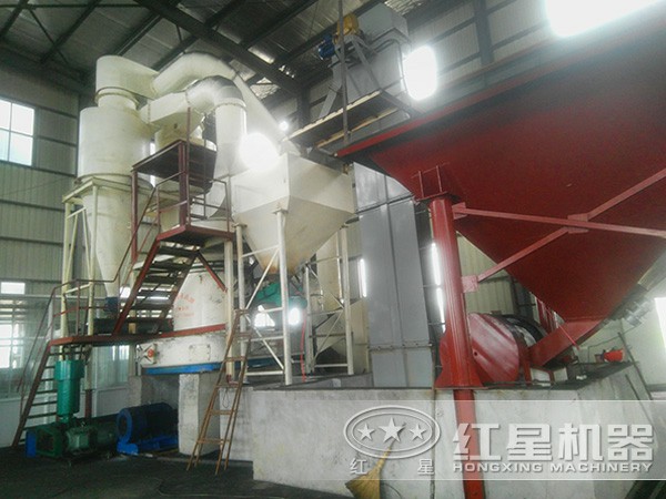 磨粉機(jī)的生產(chǎn)現(xiàn)場(chǎng)