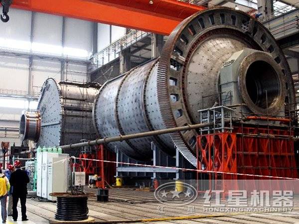 球磨機(jī)作業(yè)現(xiàn)場