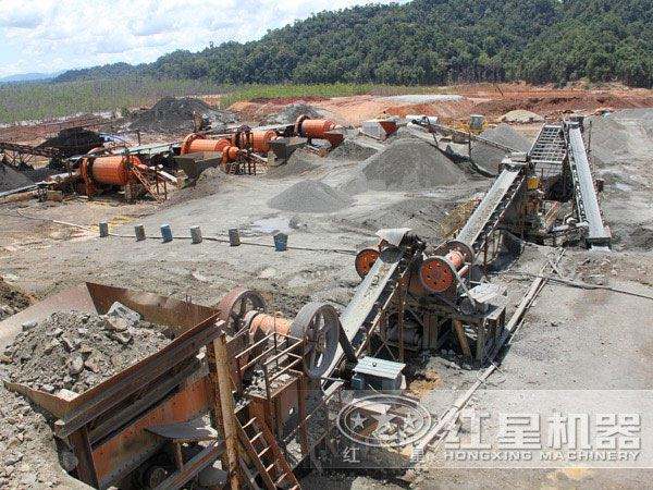 球磨機(jī)作業(yè)現(xiàn)場