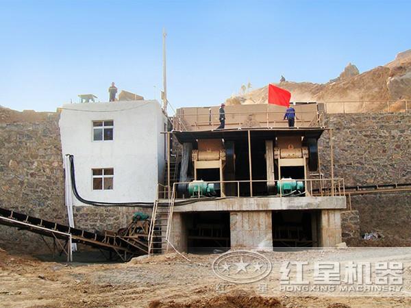 顎式破碎機作業(yè)現(xiàn)場