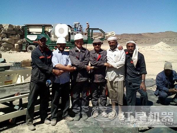 廠家售后團(tuán)隊(duì)與客戶合影留念