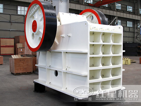 磨粉生產(chǎn)線破碎設(shè)備-顎式破碎機
