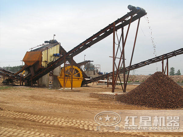 輪斗洗砂機作業(yè)現(xiàn)場