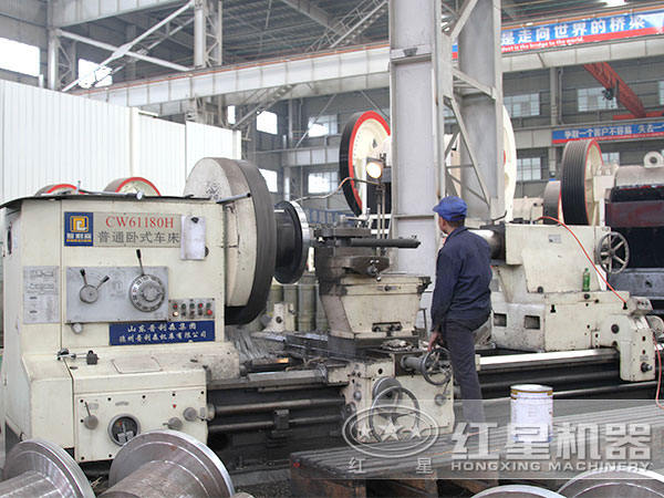 顎式破石機質(zhì)量高、性能穩(wěn)