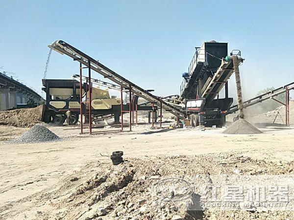 青石移動(dòng)碎石機(jī)移動(dòng)性強(qiáng)，轉(zhuǎn)場(chǎng)方便