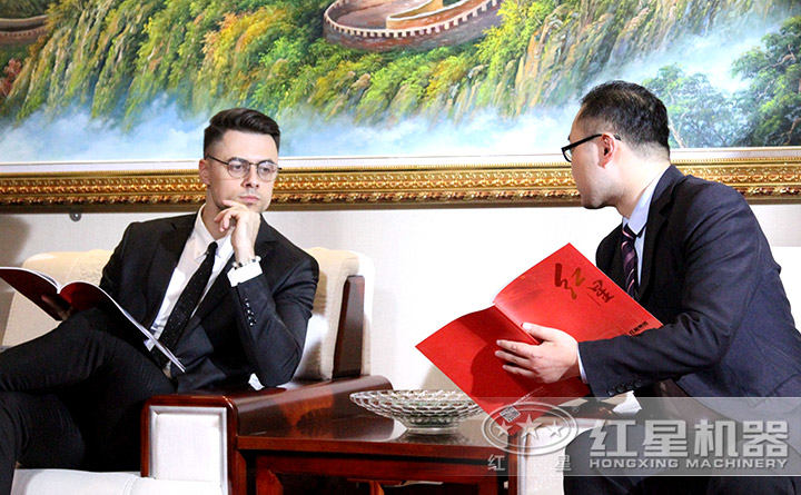 紅星銷售人員與客戶合照