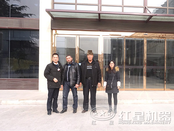 紅星銷售人員與客戶合照