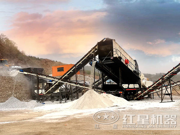 流動(dòng)石子加工機(jī)現(xiàn)場(chǎng)