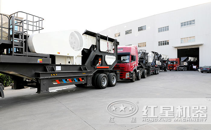 紅星車載一體式河卵石打破機(jī)發(fā)貨現(xiàn)場