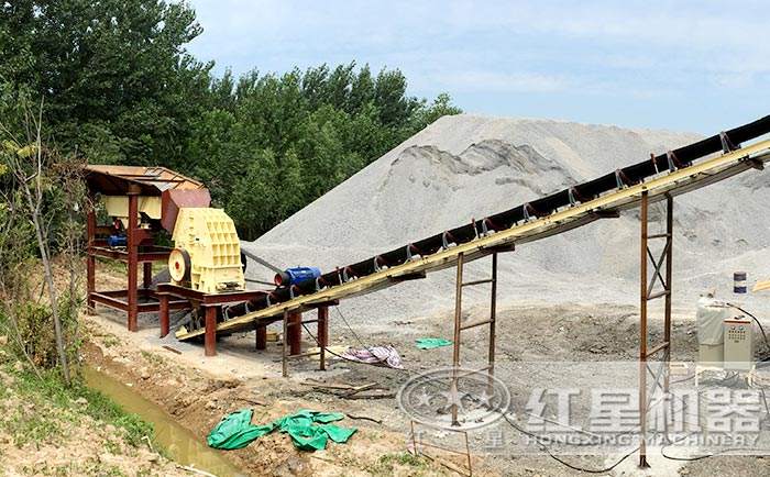 印尼青石錘式破碎機工作現(xiàn)場