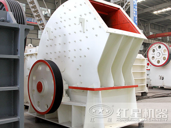 煤矸石錘式破碎機