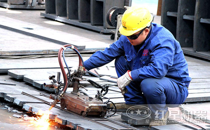 1315反擊破生產(chǎn)車間