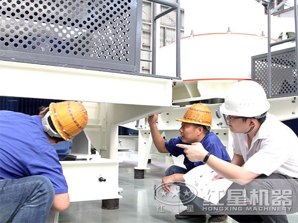 河卵石制砂機(jī)生產(chǎn)現(xiàn)場(chǎng)