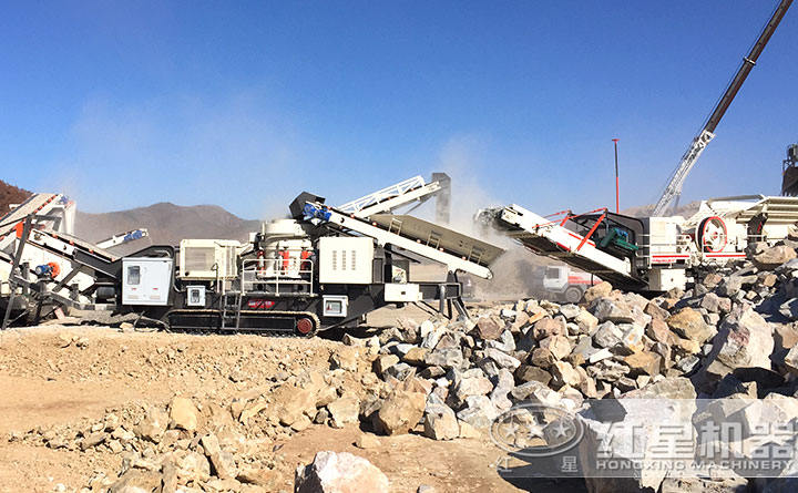 履帶移動破現(xiàn)場