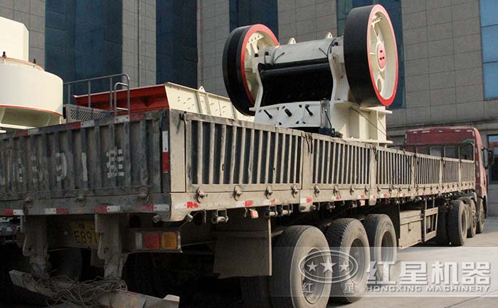 紅星混凝土碎石機(jī)發(fā)貨現(xiàn)場(chǎng)