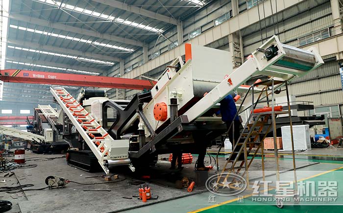 移動(dòng)式建筑垃圾破碎機(jī)配置車間