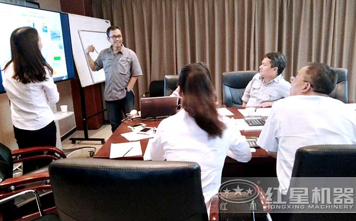 貴州與紅星技術(shù)人員探討方案設(shè)計(jì)