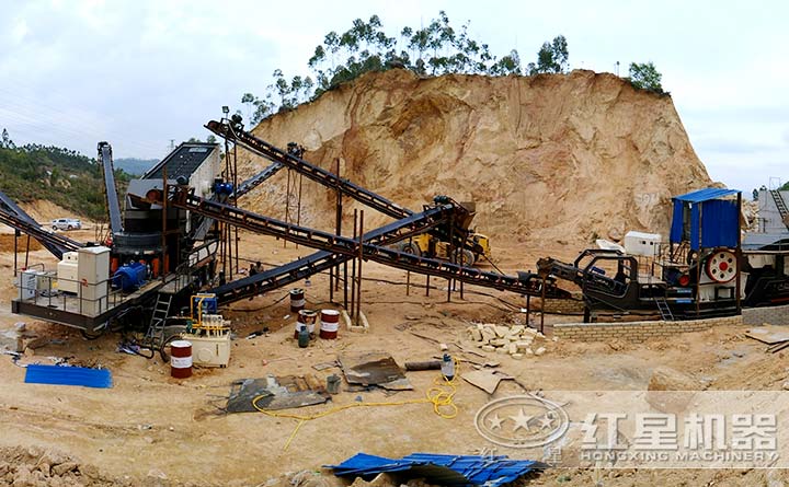 廣東客戶時(shí)產(chǎn)450噸流動(dòng)式粉碎機(jī)現(xiàn)場(chǎng)