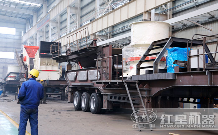 重型生產(chǎn)車(chē)間，專(zhuān)業(yè)工程師匠心制造，技術(shù)成熟